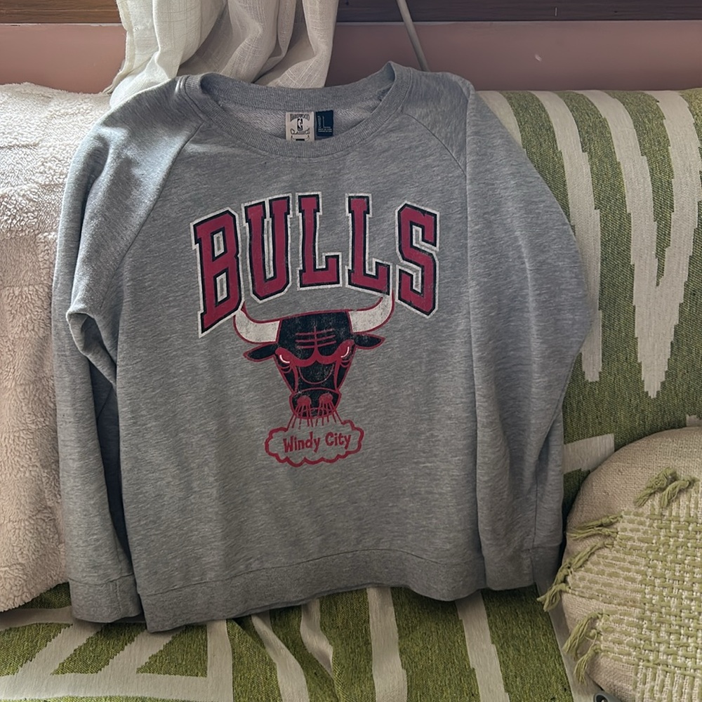 Hardwood Classics 🏀 | NBA Gray Chicago Bulls Sweatshirt